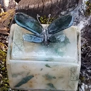 River Quartz Ring Box